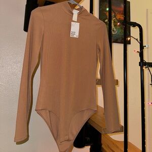 H&M NUDE TAN MOCK NECK BODYSUIT
